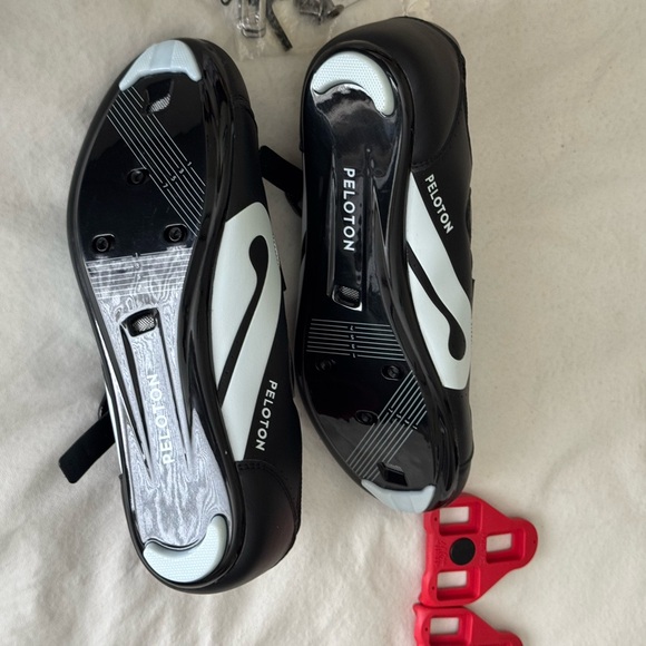 Peloton Cycling Shoes Size 8 - Picture 6 of 10